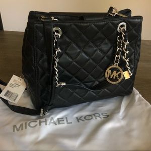 Michael Kors Susannah SM Quilted Crossbody Purse